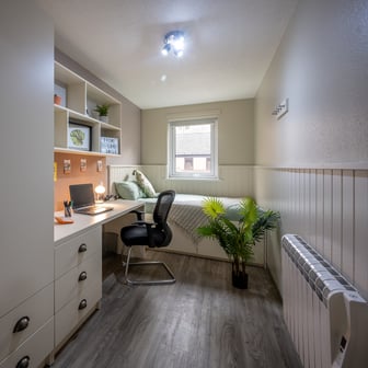 6 Bed Townhouse Standard - Image 3